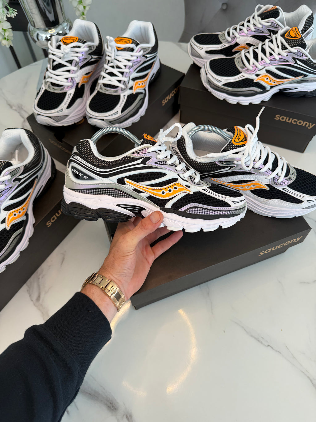 SAUCONY PROGRID OMNI 9 BLACK ORANGE