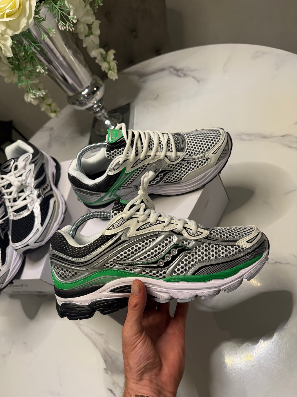Saucony ProGrid Omni 9 'Silver Green'