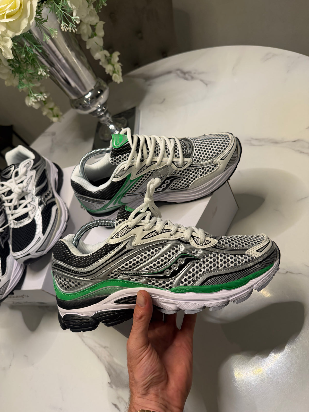 Saucony ProGrid Omni 9 'Silver Green'
