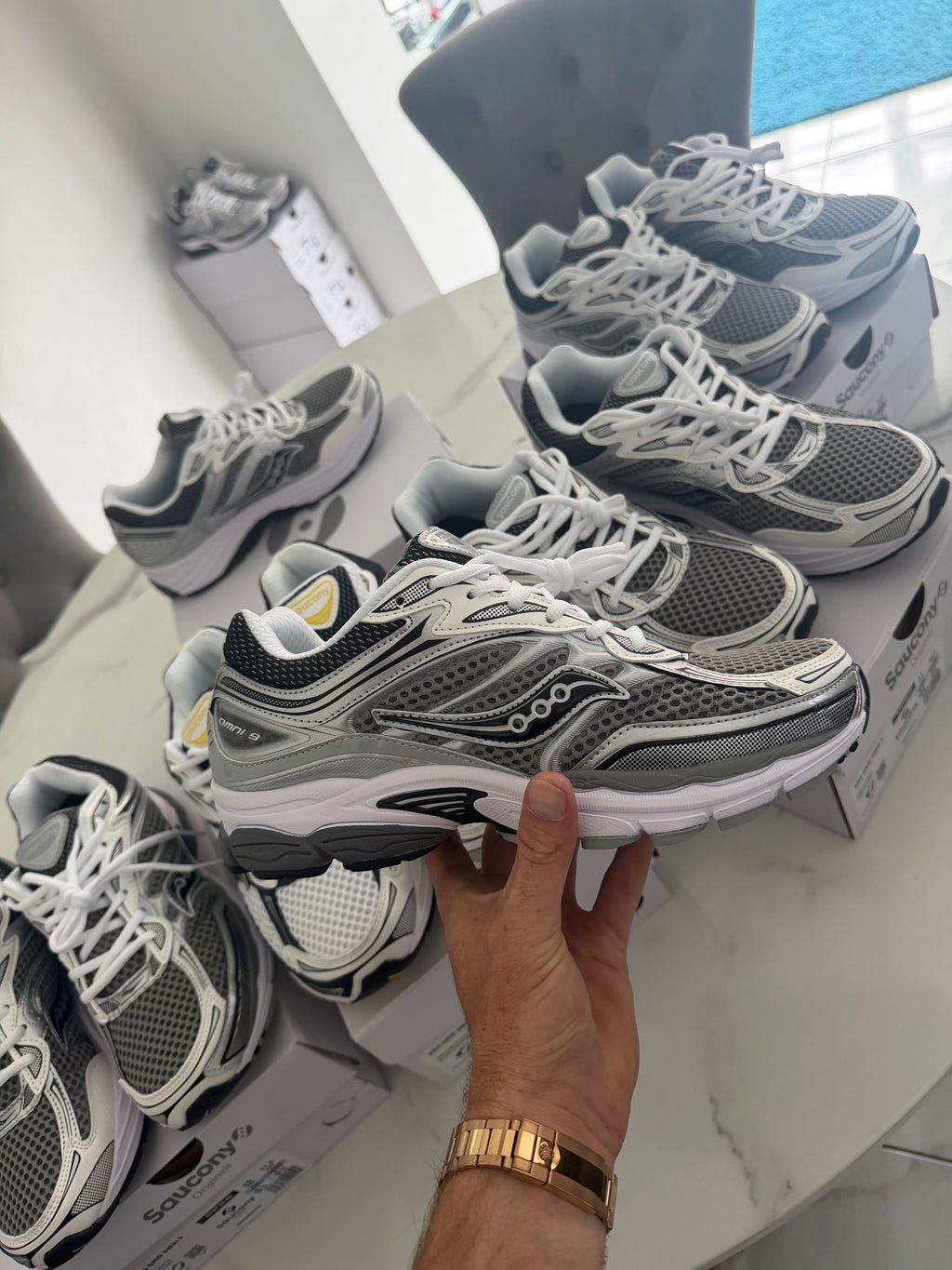 SAUCONY PROGRID OMNI 9 GREY SILVER