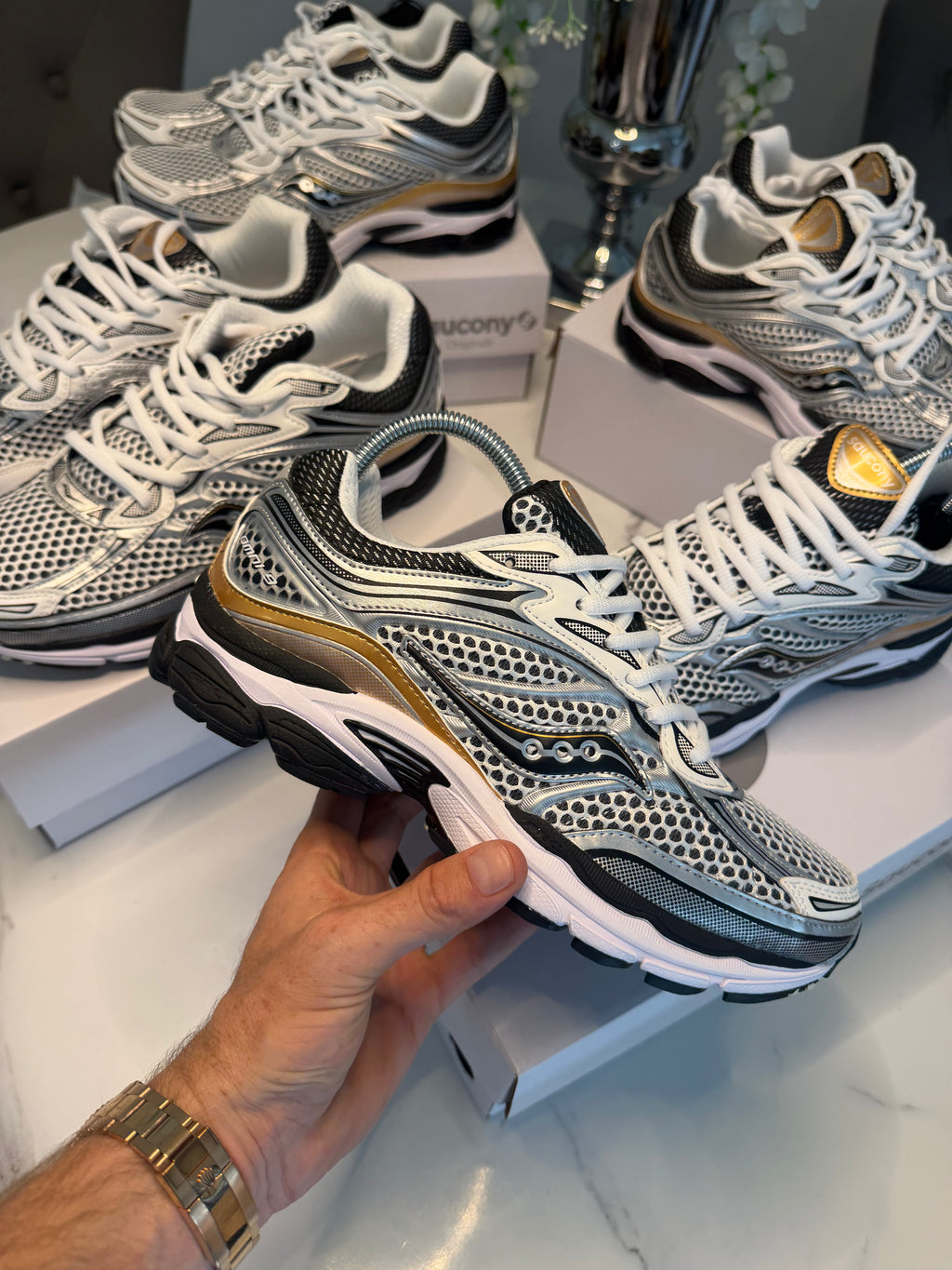 Saucony ProGrid Omni 9 Silver Gold