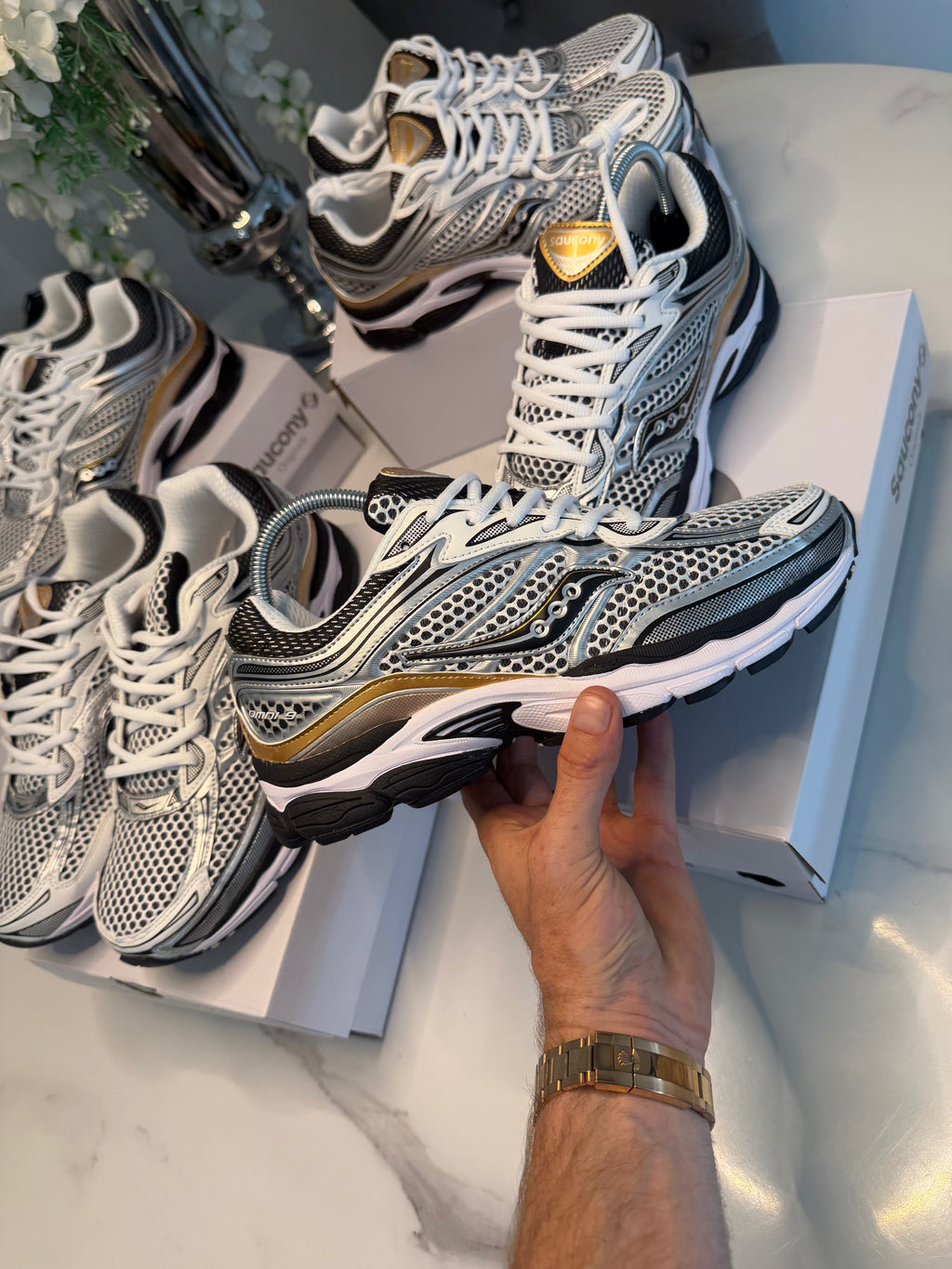 Saucony ProGrid Omni 9 Silver Gold