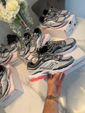 SAUCONY PROGRID OMNI 9 GREY
BLACK