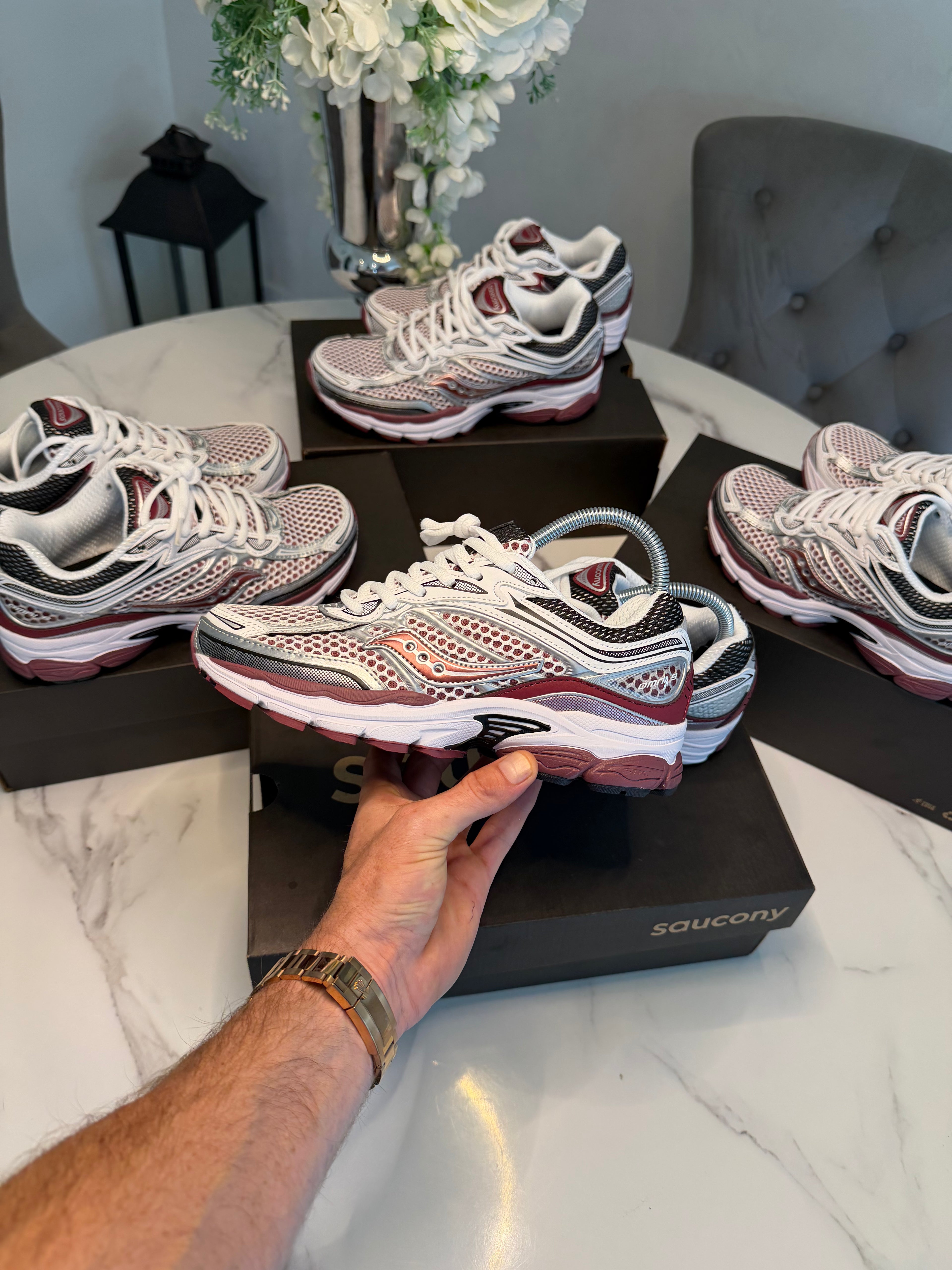 Saucony ProGrid Omni 9